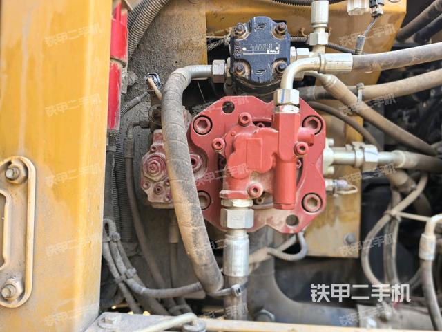 液壓泵斜45?左（大件艙室）