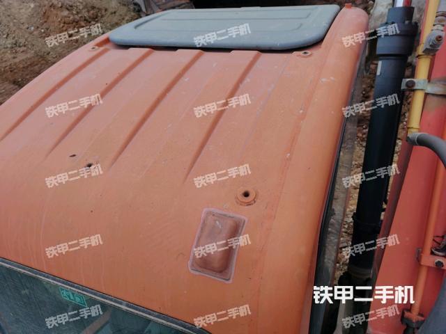 驾驶室顶部（整机外观）