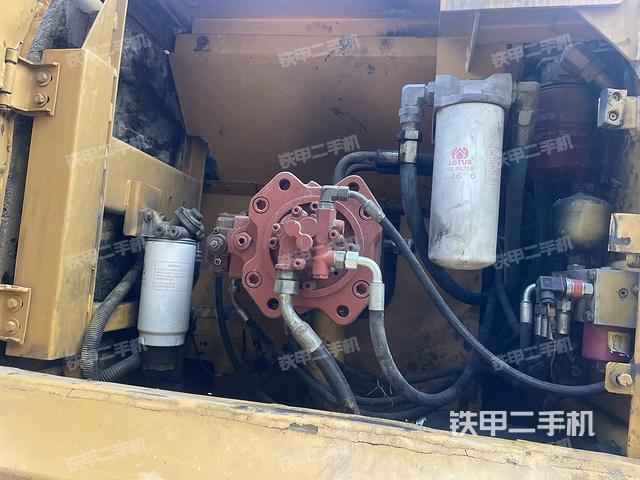 液壓泵斜45?左(大件艙室) 液壓泵斜45?左(大件艙室)
