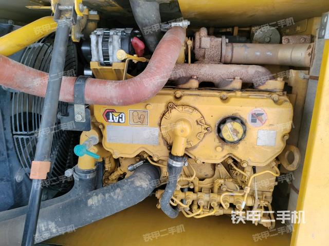 氣門室蓋螺絲特寫（上車部件）