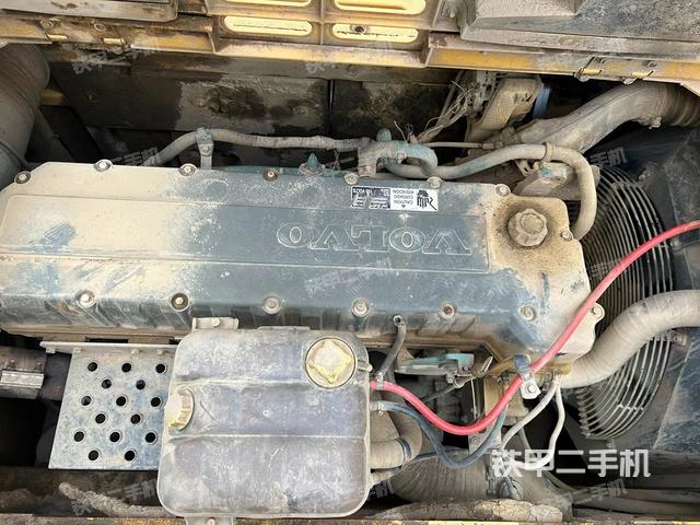 發(fā)動機(jī)整體俯視(整機(jī)外觀) 發(fā)動機(jī)整體俯視(整機(jī)外觀)