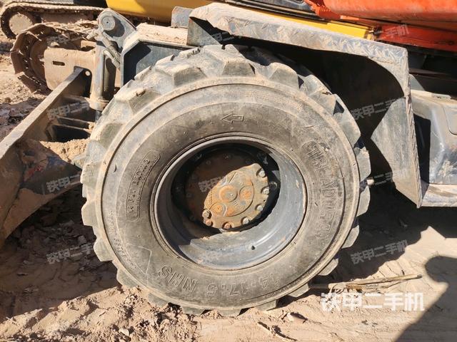 右驅(qū)動(dòng)輪（行走機(jī)構(gòu)）