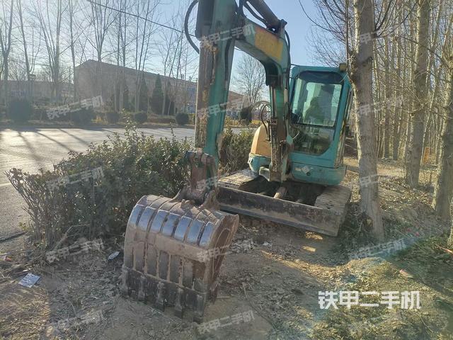 駕駛室整體（整機(jī)外觀）