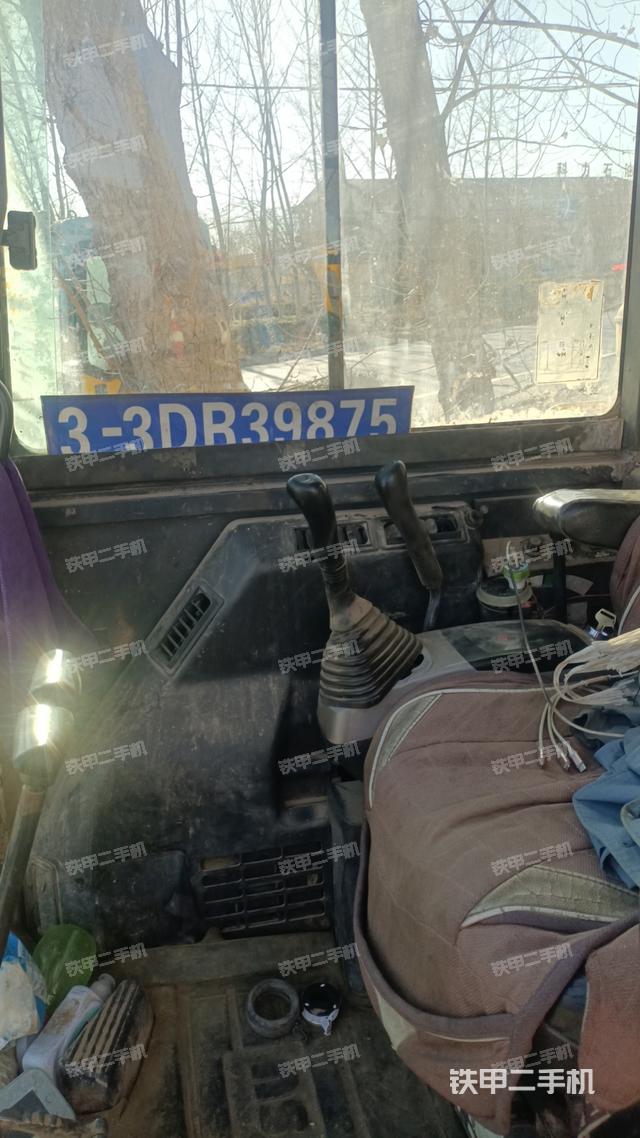 駕駛室頂部（整機(jī)外觀）