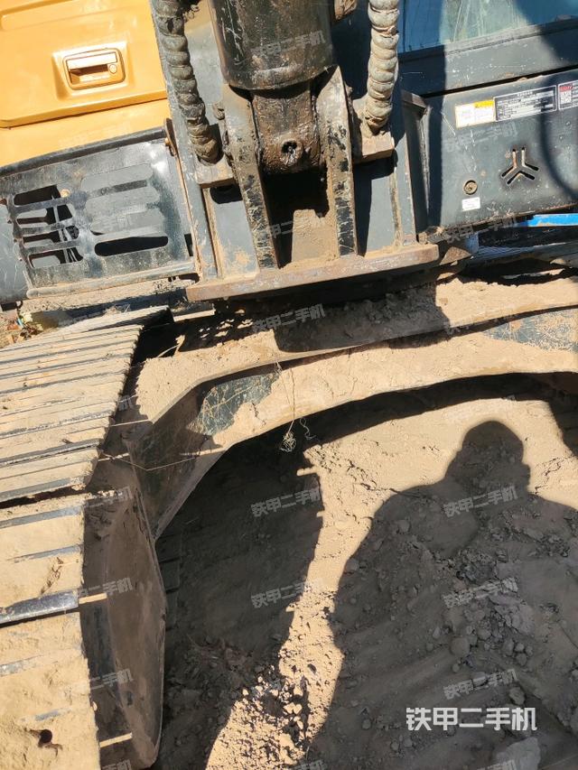 轉(zhuǎn)盤和下車架正前（工作和回轉(zhuǎn)裝置）