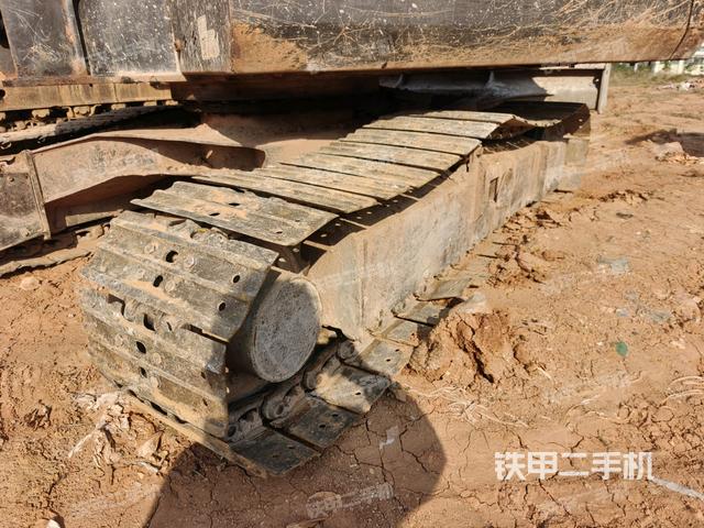 左側(cè)履帶整體?（行走機(jī)構(gòu)）