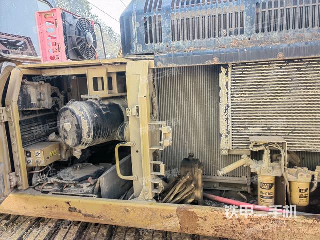 氣門室蓋螺絲特寫（上車部件）