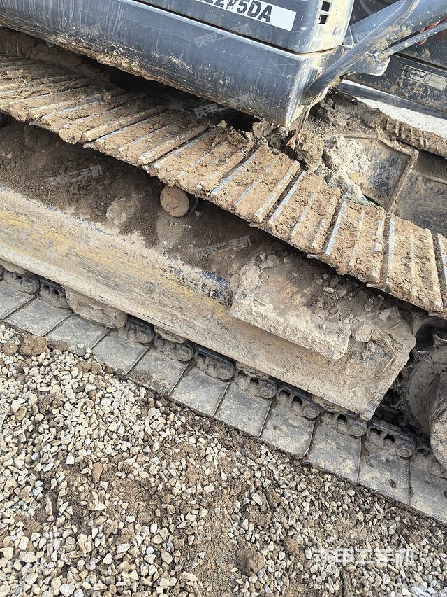 单侧履带整体（整机外观）