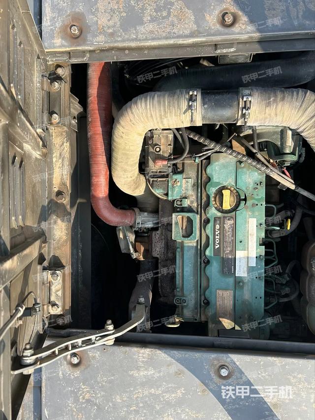 發(fā)動(dòng)機(jī)整體俯視（整機(jī)外觀）