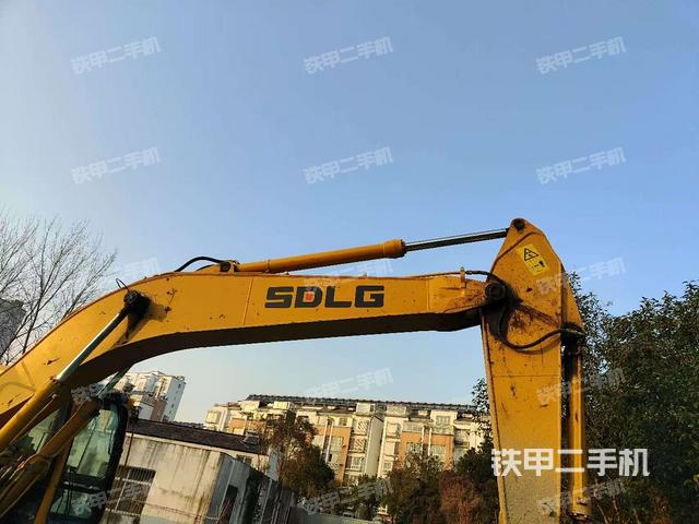 大臂整體?右側(cè)(工作和回轉(zhuǎn)裝置) 大臂整體?右側(cè)(工作和回轉(zhuǎn)裝置)