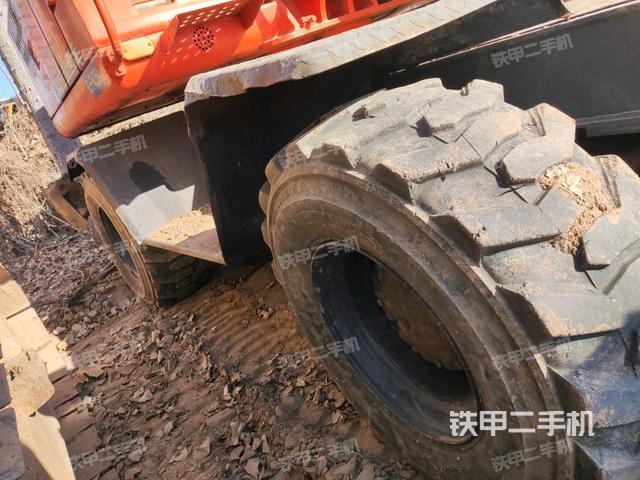 左側(cè)履帶整體?（行走機(jī)構(gòu)）