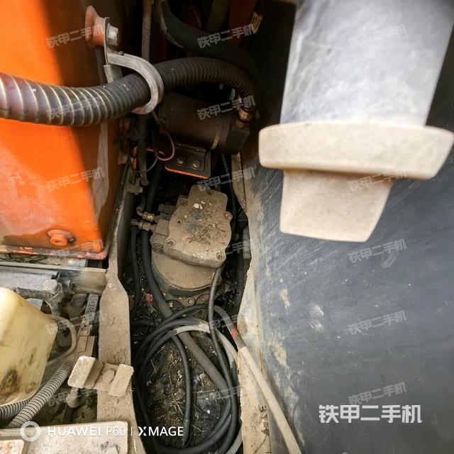 液壓泵艙室正面整體(整機(jī)外觀) 液壓泵艙室正面整體(整機(jī)外觀)
