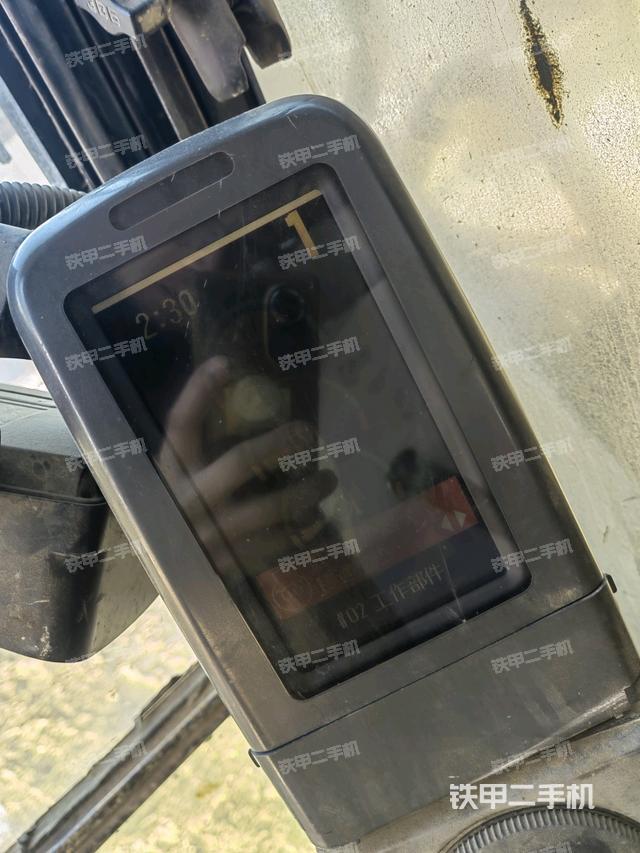 座椅右側(cè)控制臺/鑰匙門/油門/含右手柄（駕駛室部分）