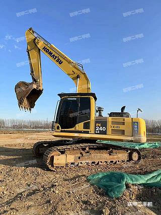 小松PC240LC-8M0挖掘機(jī)