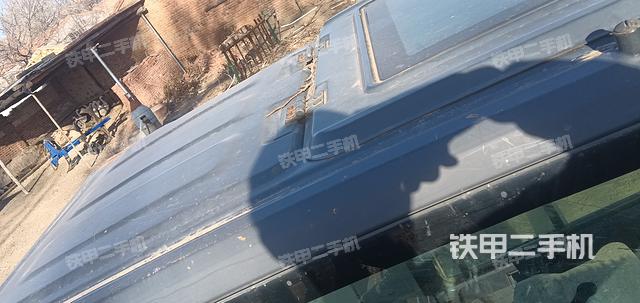 驾驶室顶部（整机外观）