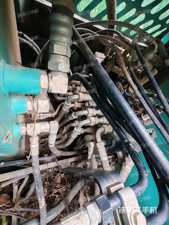 回轉(zhuǎn)馬達（上車部件）