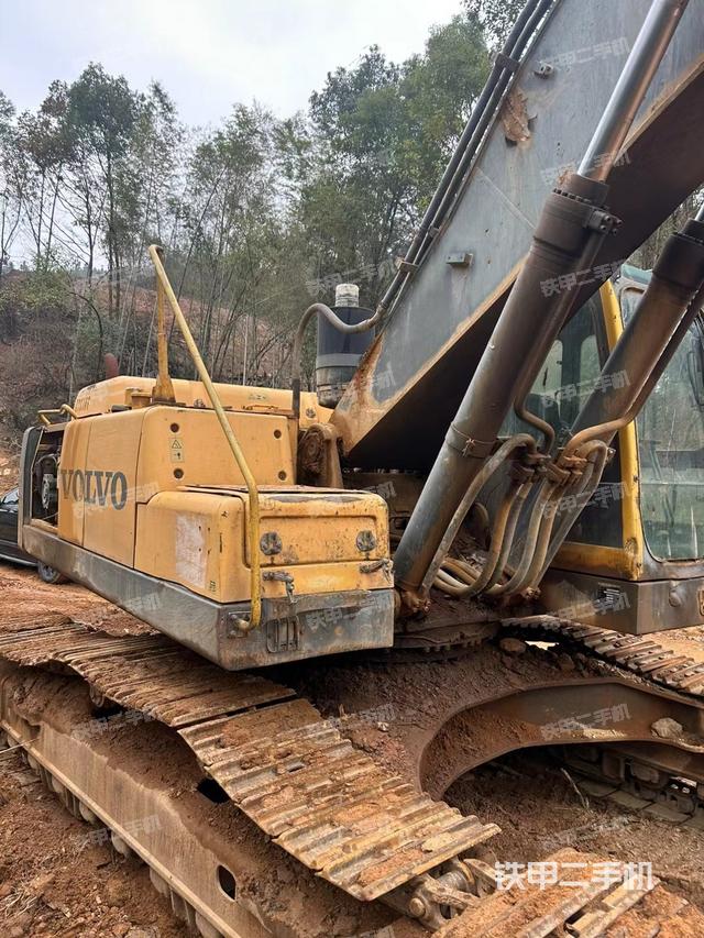 整機(jī)右后45°(整機(jī)外觀) 整機(jī)右后45°(整機(jī)外觀)