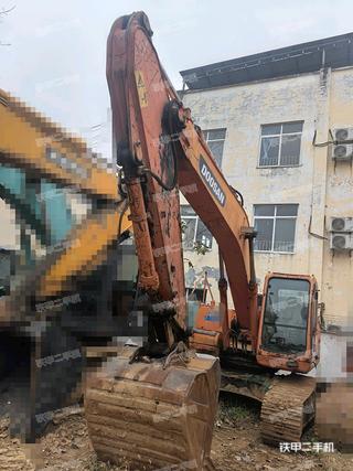 斗山DH225LC-7挖掘機實拍圖片