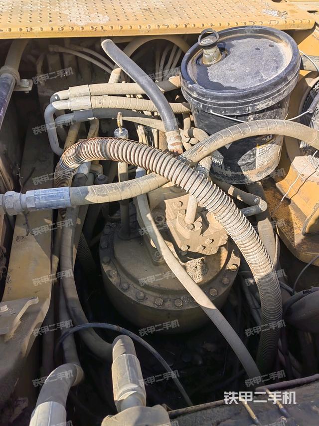 回轉(zhuǎn)馬達（上車部件）