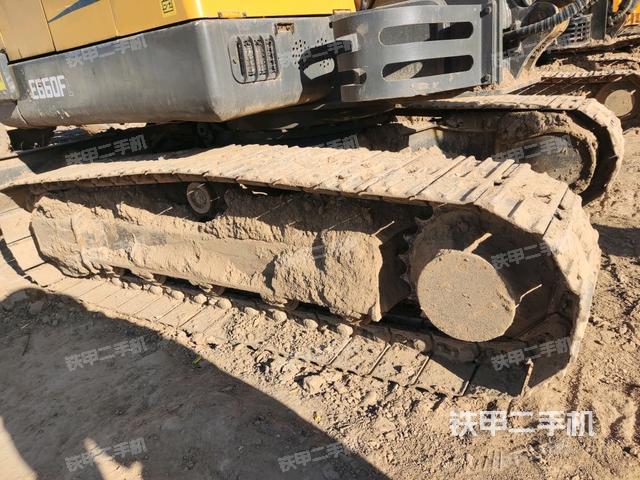 右側(cè)履帶整體?（行走機(jī)構(gòu)）