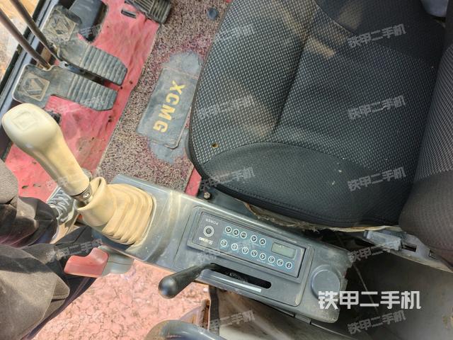 座椅右側控制臺/鑰匙門/油門/含右手柄（駕駛室部分）