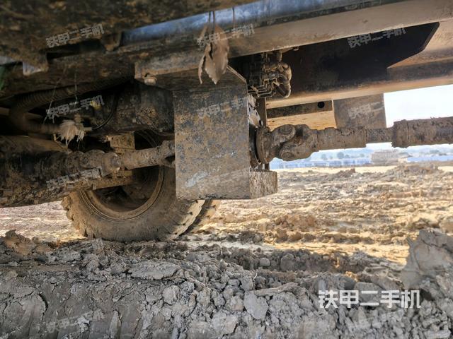 右側行走馬達蓋板(行走機構) 右側行走馬達蓋板(行走機構)