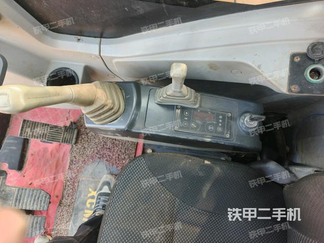 座椅左側控制臺/音響/含左手柄（駕駛室部分）