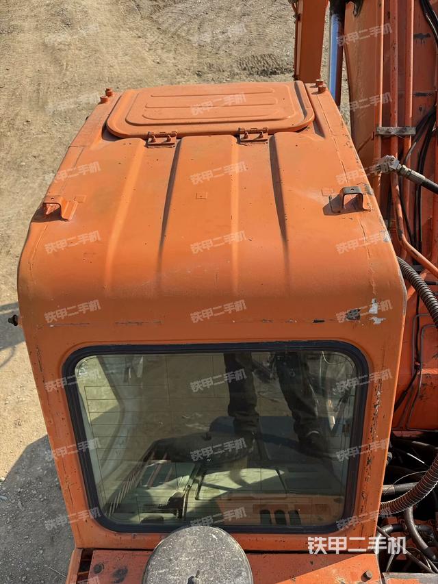 駕駛室頂部（整機(jī)外觀）