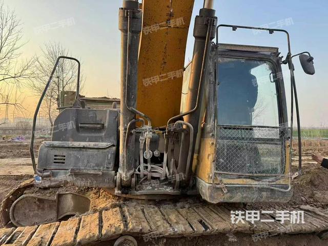 驾驶室整体（整机外观）