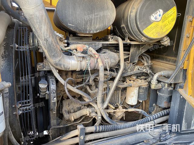 发动机左侧（整机外观及大件）