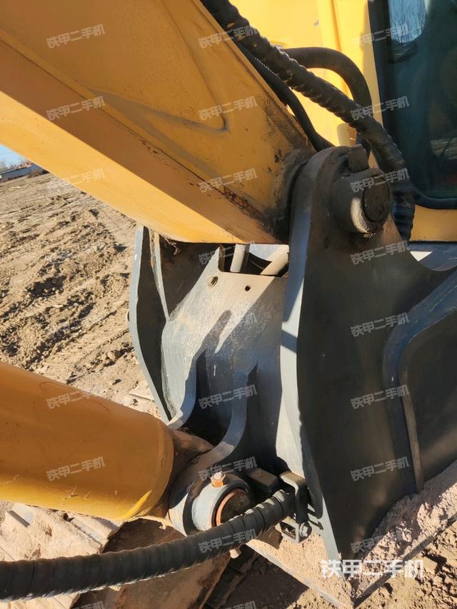 大臂根部?斜（工作和回轉(zhuǎn)裝置）