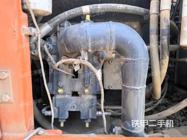 液壓泵斜45?左(大件艙室) 液壓泵斜45?左(大件艙室)