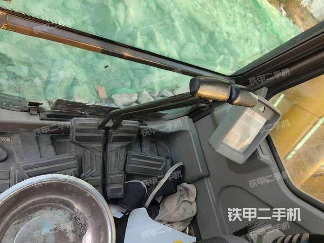 座椅后部(駕駛室部分) 座椅后部(駕駛室部分)
