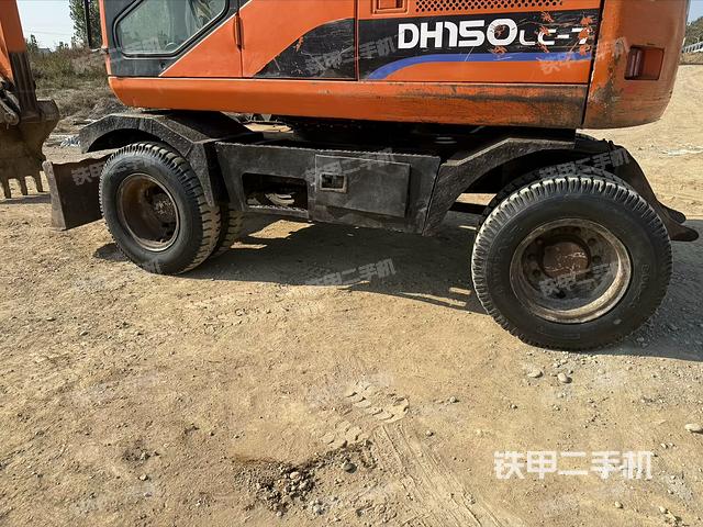 單側(cè)履帶整體（整機(jī)外觀）