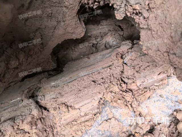 左側(cè)履帶整體?（行走機(jī)構(gòu)）