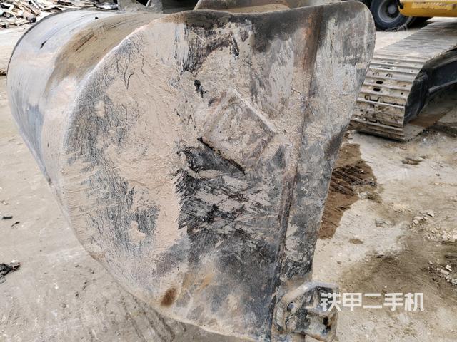 鏟斗右后整體（工作和回轉(zhuǎn)裝置）