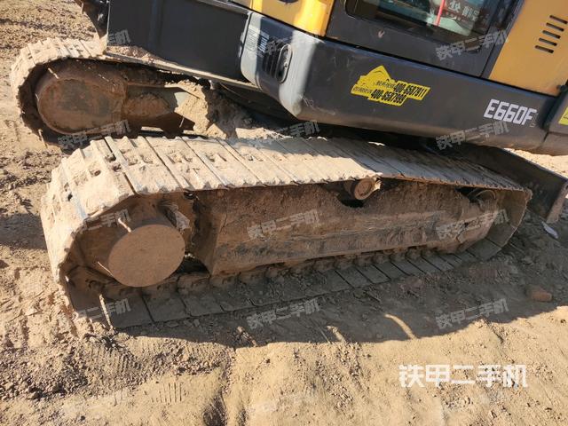 左側(cè)履帶整體?（行走機(jī)構(gòu)）