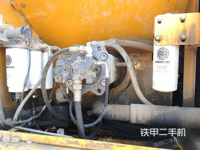 液壓泵艙室正面整體（整機(jī)外觀）