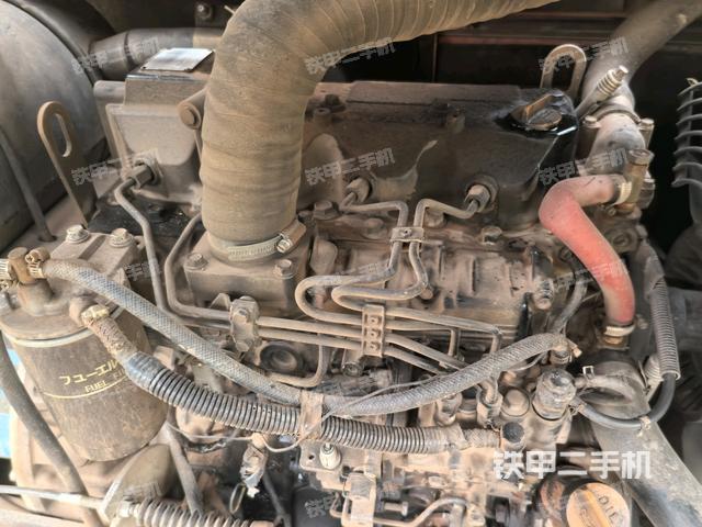 發(fā)動(dòng)機(jī)室（上車部件）