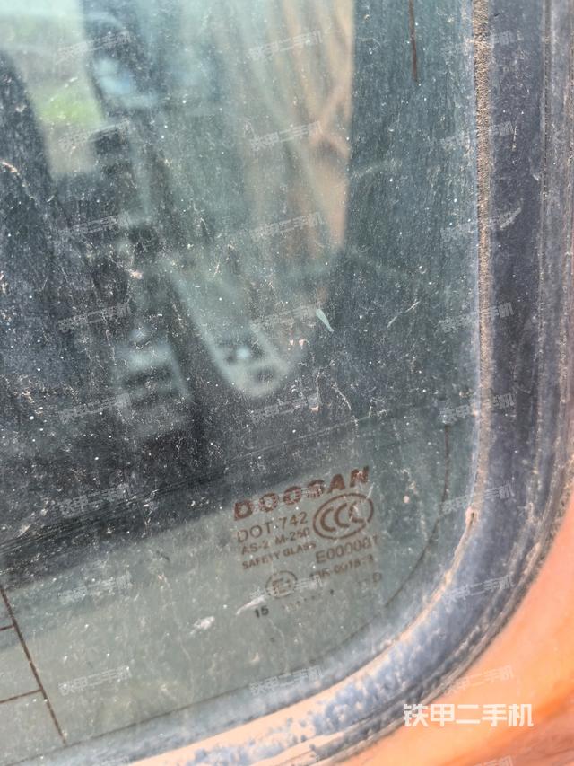 后窗玻璃角標(biāo)（駕駛室部分）