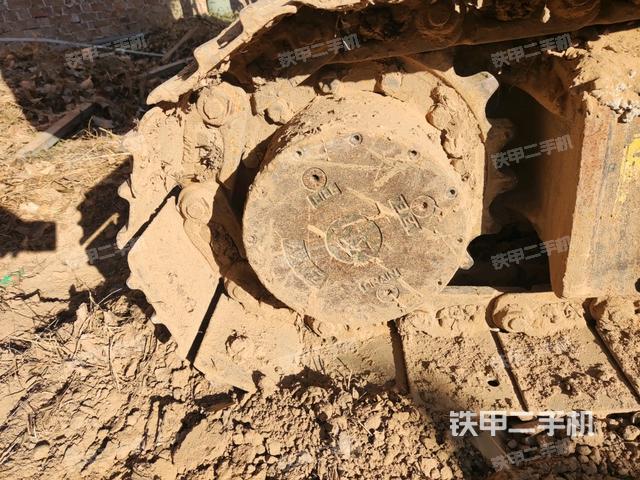 右驅(qū)動輪（行走機構(gòu)）