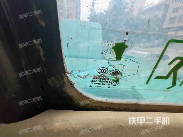 后窗玻璃角標（駕駛室部分）