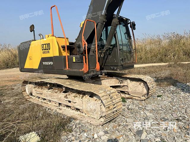 駕駛室整體（整機(jī)外觀）