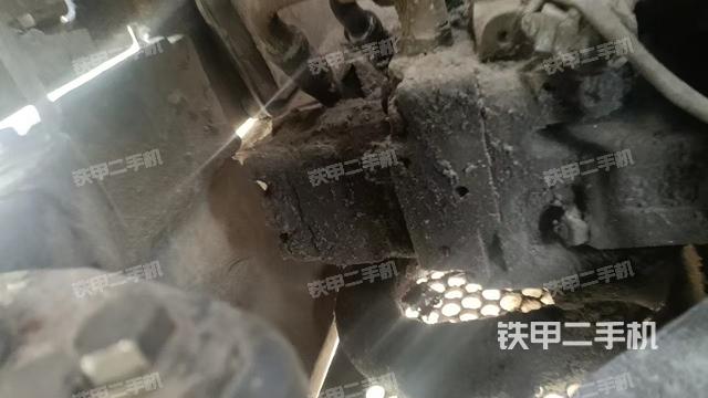 液壓泵艙室正面整體（整機(jī)外觀）