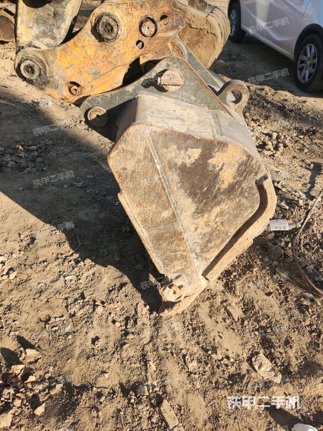 鏟斗45度(工作和回轉(zhuǎn)裝置) 鏟斗45度(工作和回轉(zhuǎn)裝置)