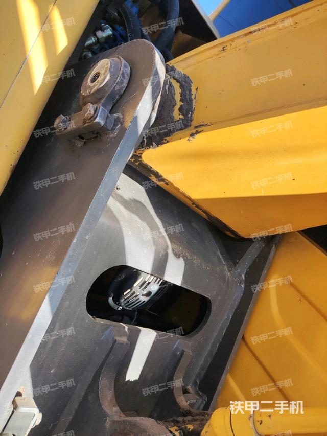 大臂根部?斜（工作和回轉(zhuǎn)裝置）