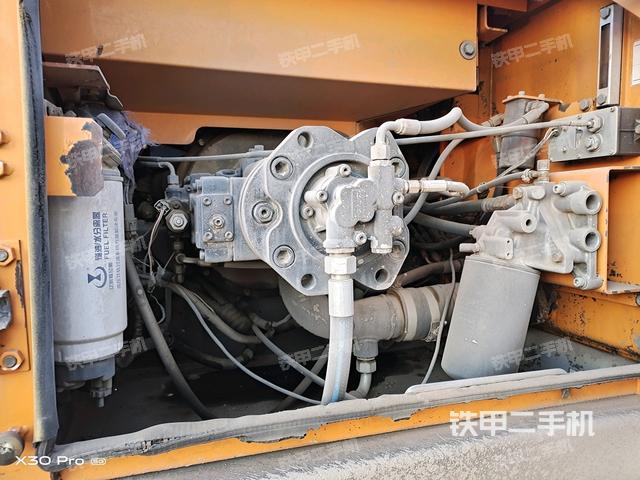 液壓泵艙室正面整體（整機(jī)外觀）