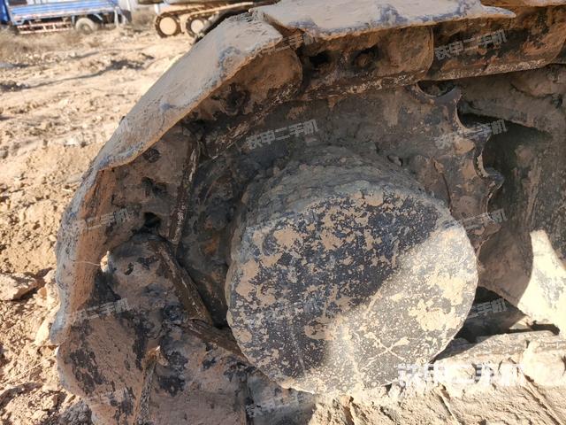 右驅(qū)動輪（行走機構(gòu)）