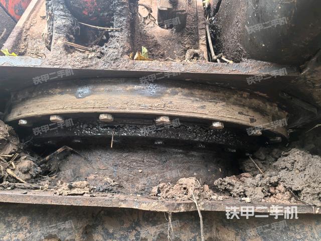 轉(zhuǎn)盤和下車架正前（工作和回轉(zhuǎn)裝置）