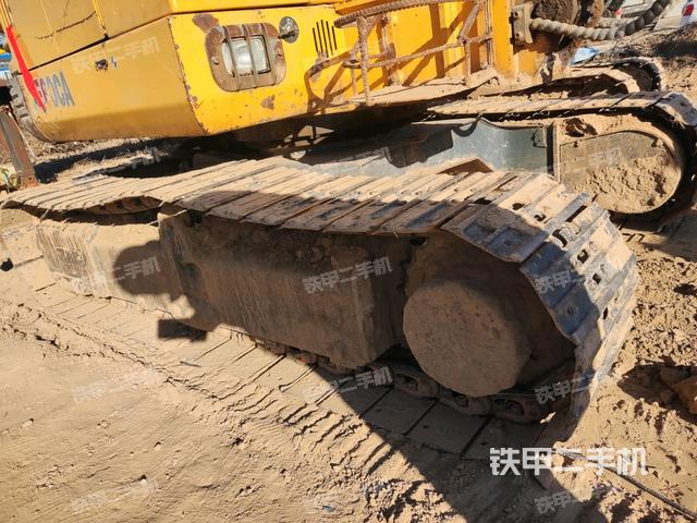 右側(cè)履帶整體?(行走機(jī)構(gòu)) 右側(cè)履帶整體?(行走機(jī)構(gòu))